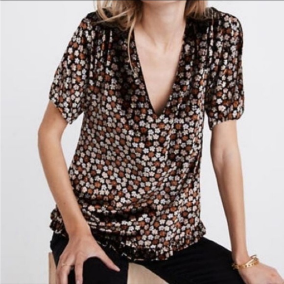 Madewell Tops - 5/$20✨✨Madewell Floral Brown Beige Tan Velvet Ruffle Hem Blouse XS